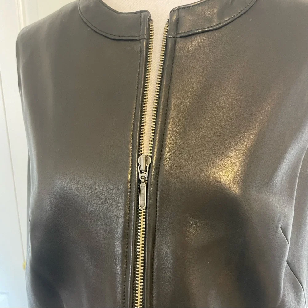 Classiques Entier, black vest. Genuine Lamb skin shell. Women’s size Large - Picture 4 of 9